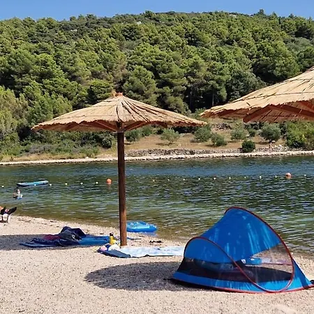 Sara - Pirovac, Cro